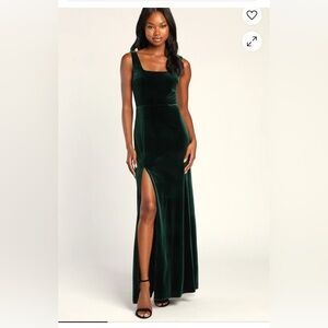 NWT - Lulu’s Elegant Sweetie Emerald Green Velvet Square Neck Maxi Dress
